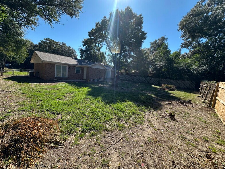 Building Photo - 6307 Jack St