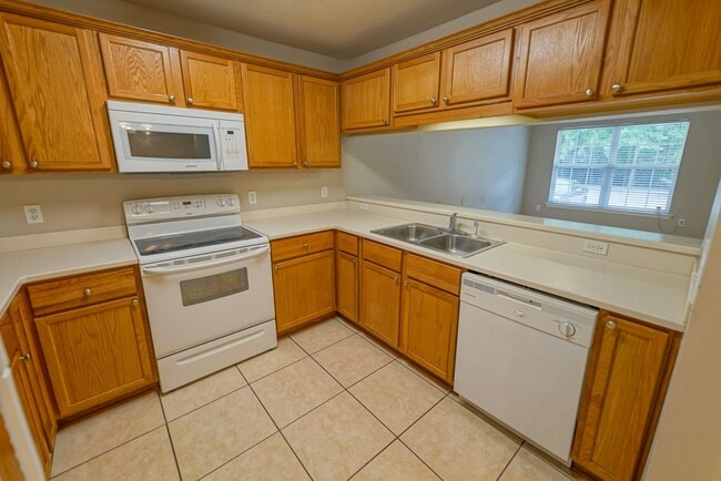 Building Photo - 241 Dixie Dr