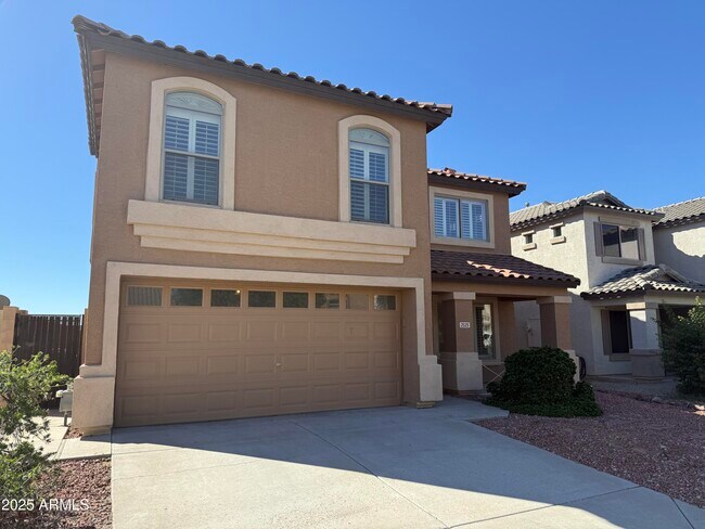 Primary Photo - 2525 W Straight Arrow Ln