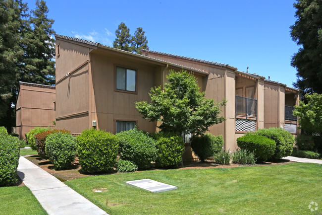 Primary Photo - Pine Tree Village Apartments