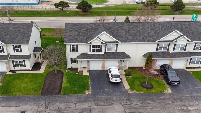 Building Photo - 1737 W Chrysler Dr