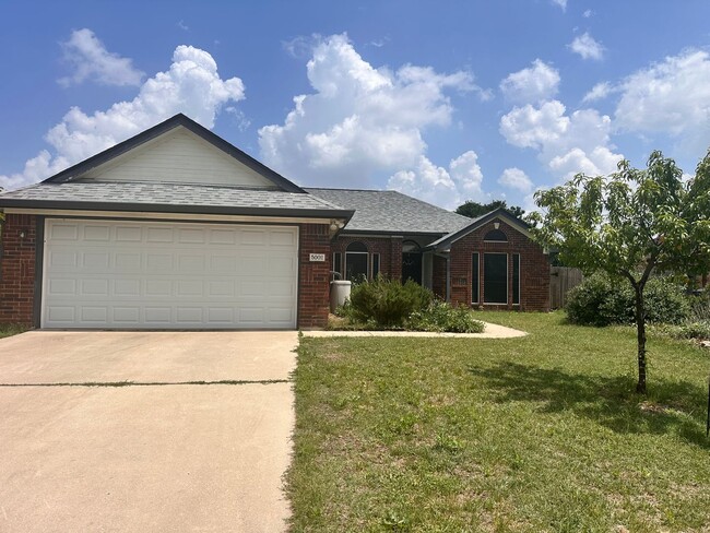 Primary Photo - 5002 Velma Dr