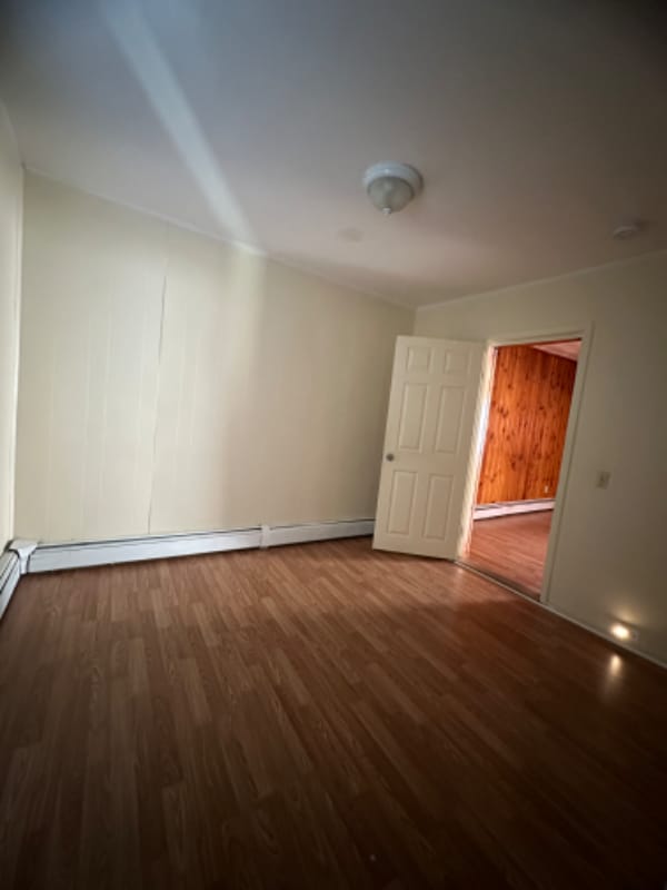 Building Photo - 428 Elm St