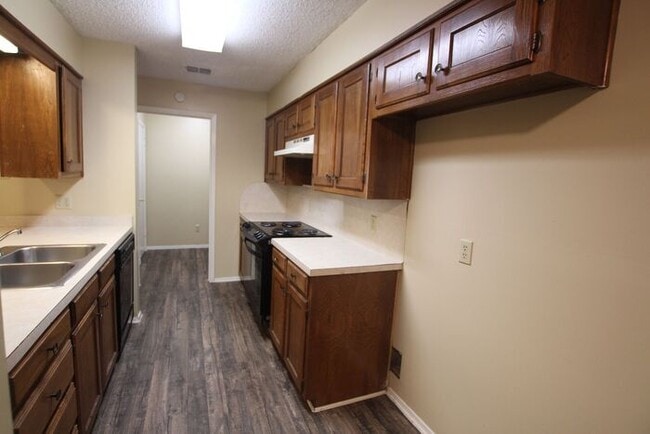 Building Photo - Adorable 3 Bedroom Duplex in Tyler