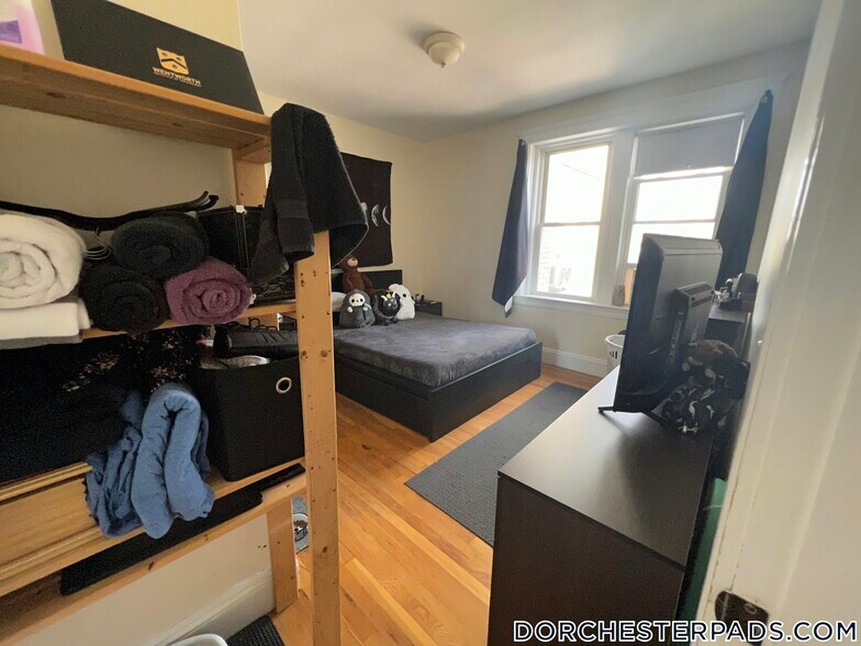 Building Photo - 127 Washington St