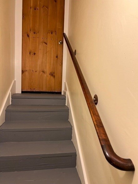 Building Photo - 120 Bond Rd