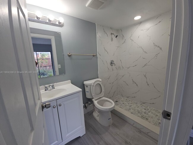 Building Photo - 6547 SW 116th Pl