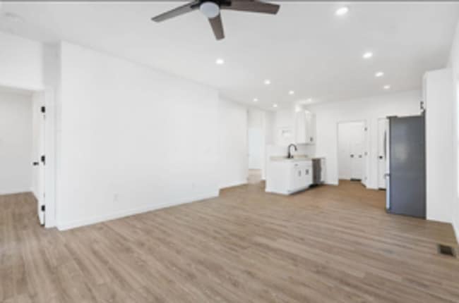 Building Photo - New Home! Photos Are Of Similar Property