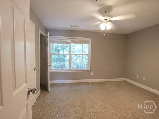 Building Photo - 460 S Barnett Shoals Rd
