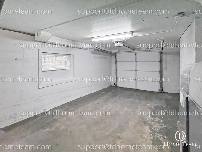 Building Photo - "Charming 4-Bed Family Home in SeaTac with Granite Countertops & Hardwood Floors!"