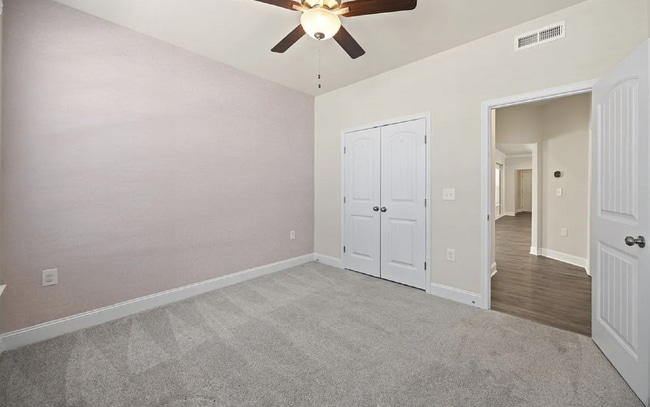 Building Photo - 212 Thunder Forest Ln