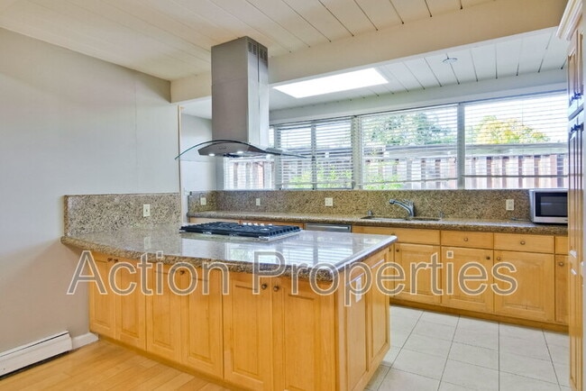 Building Photo - 3733 Carlson Cir