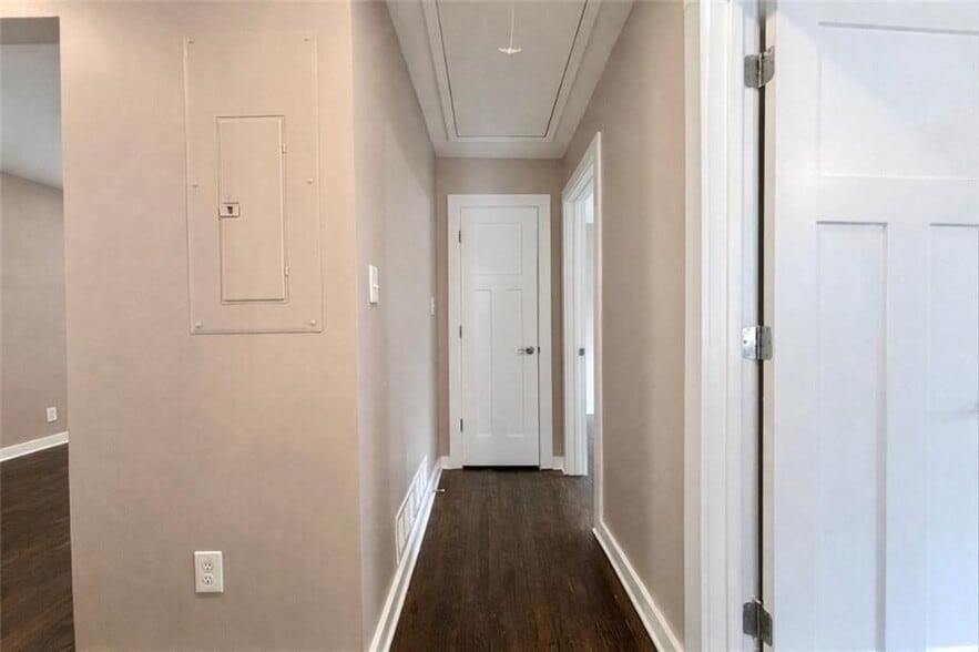 Building Photo - 1291 Lorenzo Dr SW