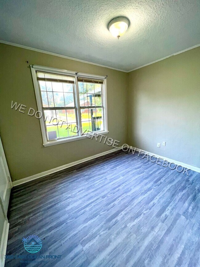 Building Photo - $200 OFF FIRST MONTH RENT - Gorgeous 3 bed...