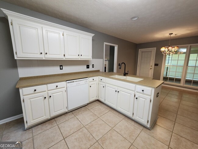 Building Photo - 7184 Village Loop