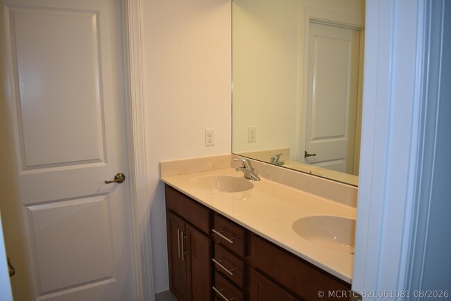 Building Photo - 8865 Kingsmoor Wy
