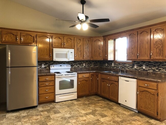 Building Photo - $1,125 - 3Bed/3Bath, House