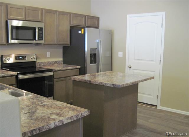 Building Photo - 7724 Sand Lake Heights