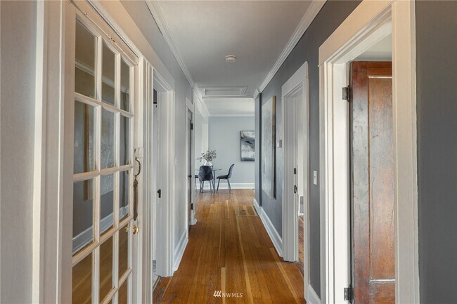 Building Photo - 2123 Hoyt Ave