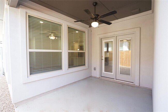 Building Photo - 648 Parkline Dr