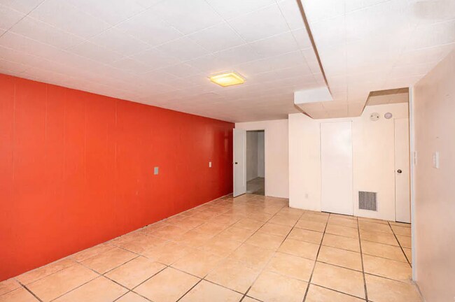 Building Photo - 981 36th St