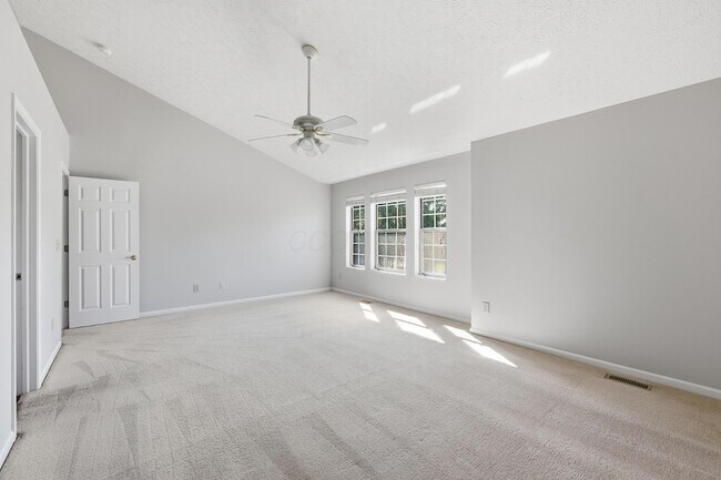 Building Photo - 6498 Ringsend Ct