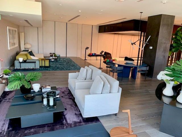 Building Photo - 480 NE 31st St