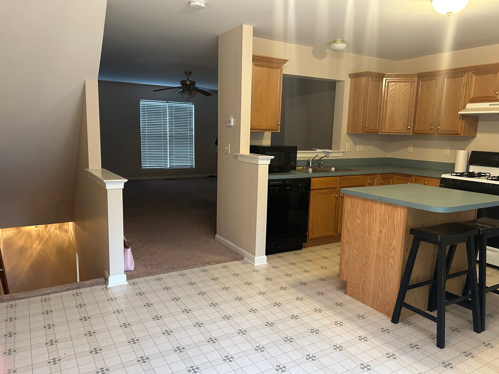 Building Photo - 2717 Foxshire Dr