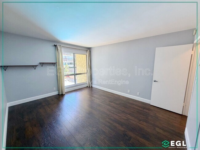 Building Photo - 6275 Canterbury Dr