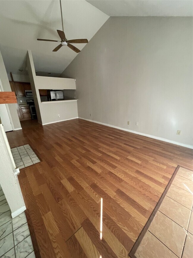 Building Photo - 2121 El Paseo St