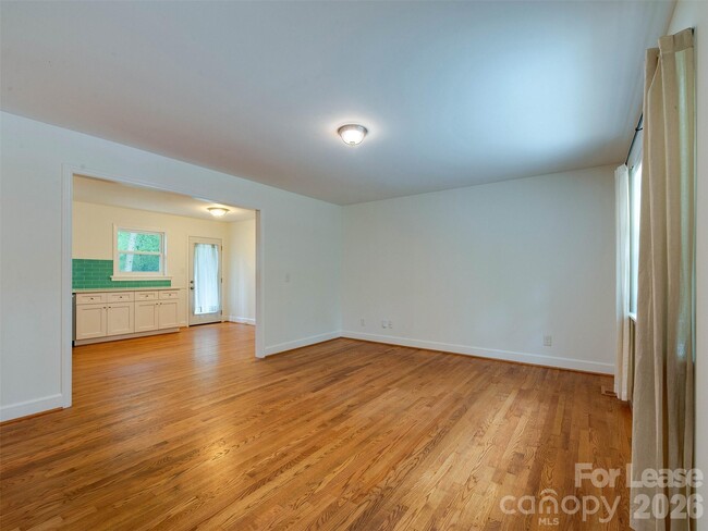 Building Photo - 5646 Oak Dr
