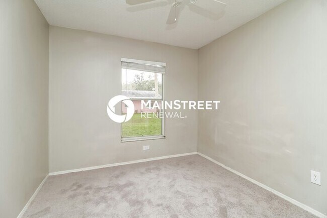 Building Photo - 3 Bedroom Pet-Friendly Home in Sanford, FL with Main Street Renewal
