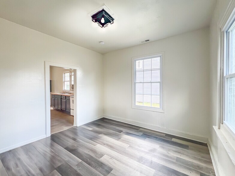 Building Photo - 508 N 7th Ave