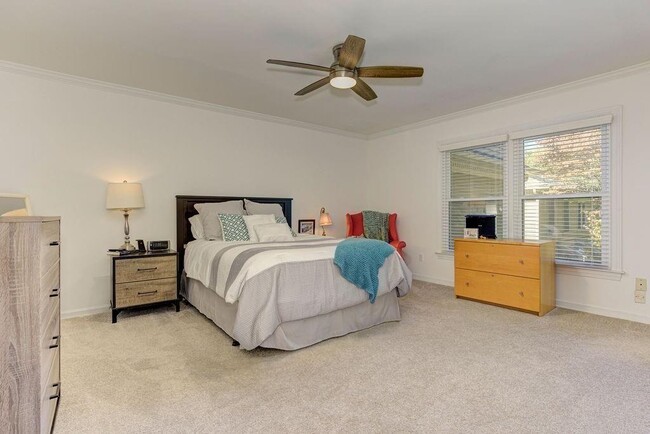 Building Photo - 27 Mt Vernon Cir