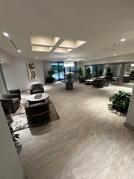 Lobby - 2131 Century Park Ln