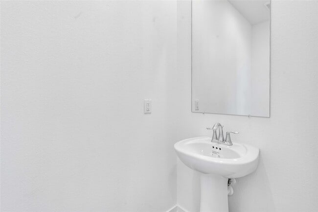 Building Photo - 13728 Windward Mist Dr