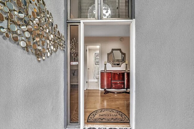 Building Photo - 2990 SW 30th Ct