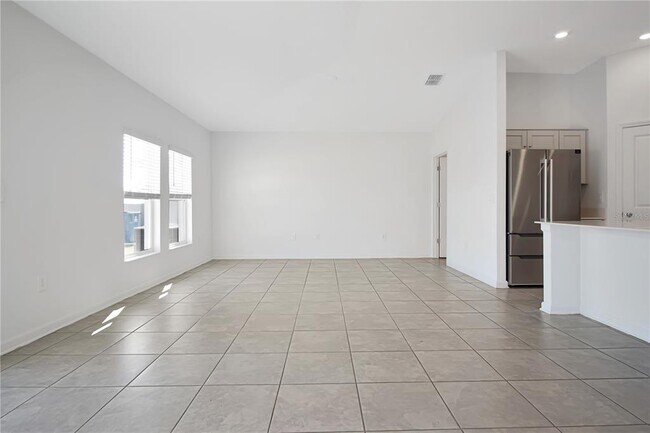 Building Photo - 668 Sand Pne Ln