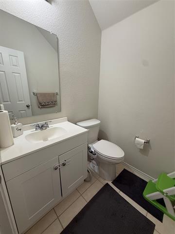 Building Photo - 909 Cormorant St