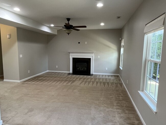 Building Photo - Beautiful 2 Story Corner Lot 3 Bed home in...