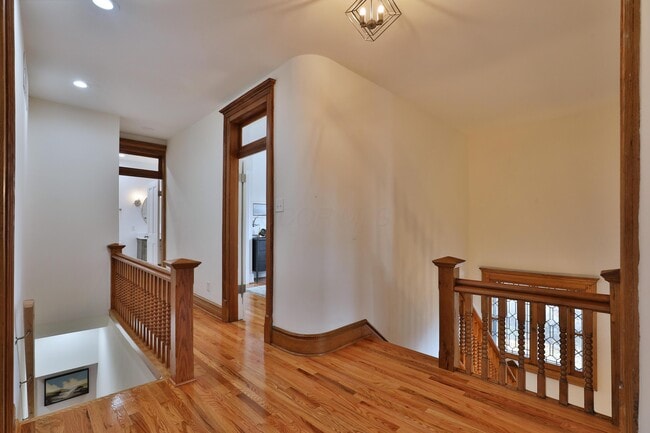 Building Photo - 398 W 5th Ave