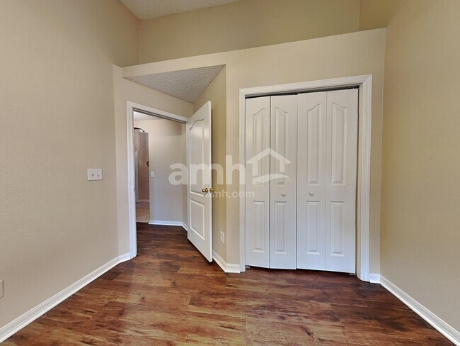 Building Photo - 1502 Scotch Pine Dr