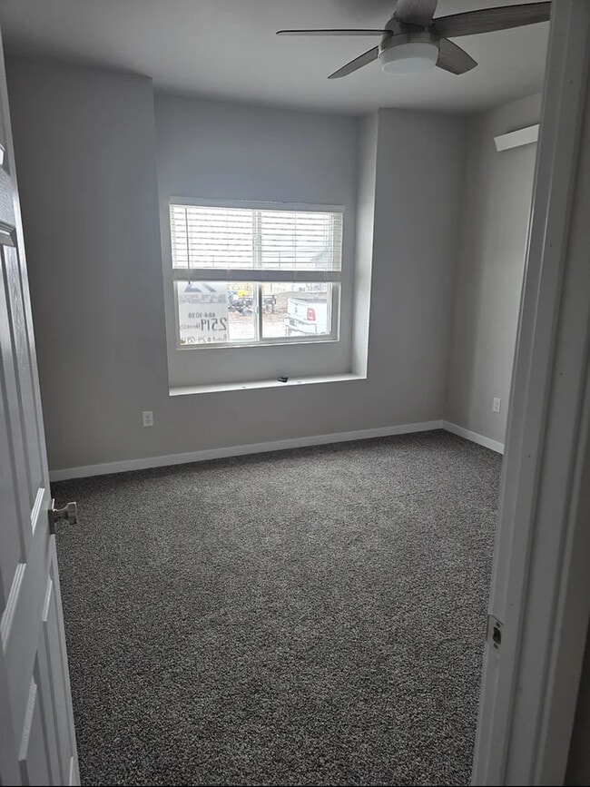 Building Photo - 2503 Hennessy Dr