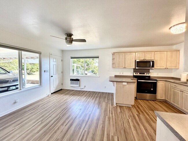 Building Photo - 224 Hiolani St