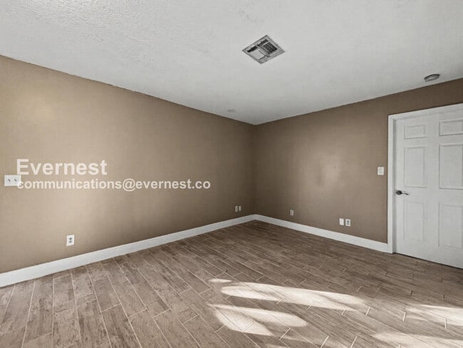 Building Photo - 2839 Sunbranch Dr