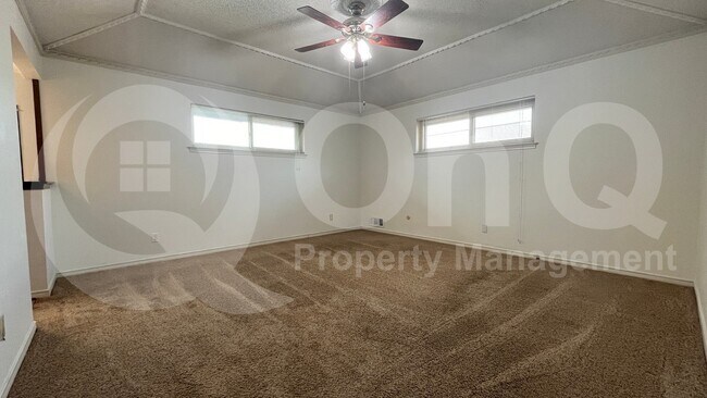 Building Photo - 1305 Guildford St