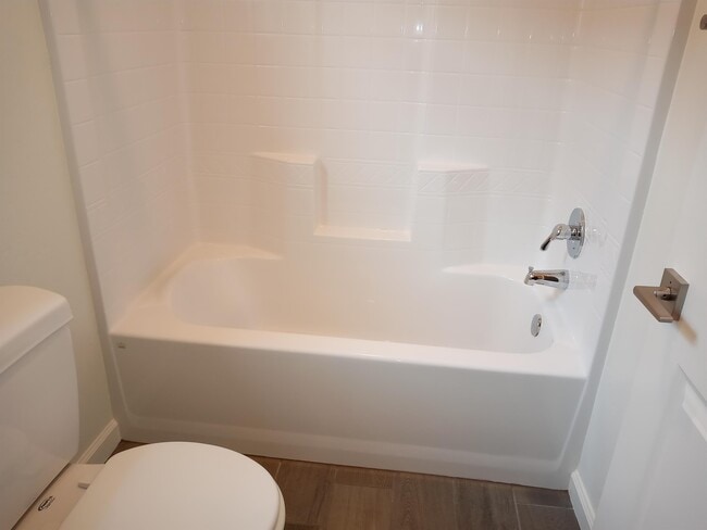 Building Photo - 1945 Kelly Ln