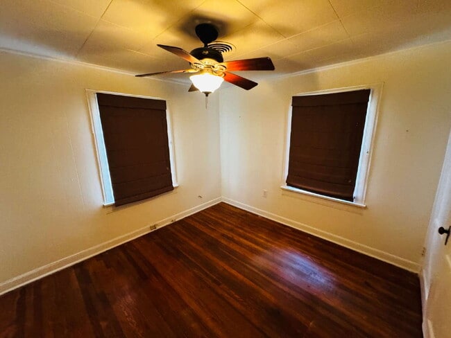 Building Photo - 3BR/2BA Cottage-Style Home, offering timeless character for Lease