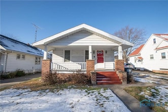 Building Photo - 1715 Perth St