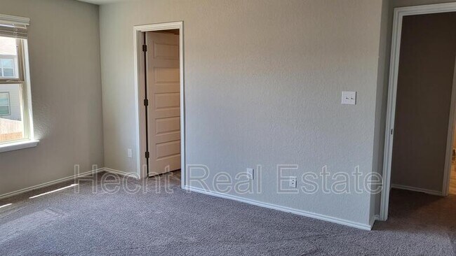 Building Photo - 2440 Ayers Dr